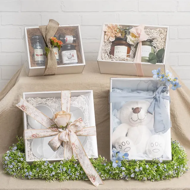 Gift Hamper Box with PVC Lid Square White (30Lx30Wx12Hcm)