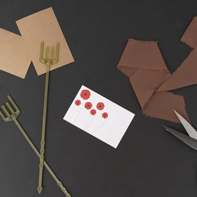 Cards White Tall Poppies Red (10x6.5cmH) Pack 50