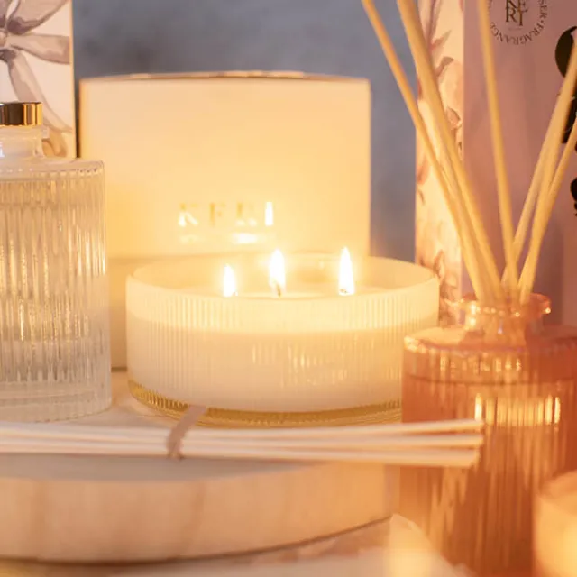 Scented Candle Indulgence 3-Wick Gardenia 300g